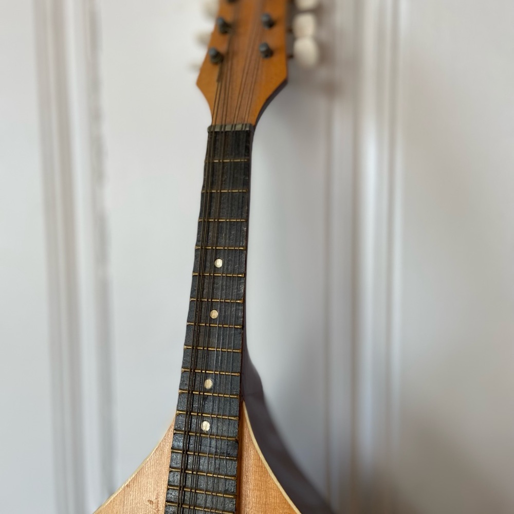 Vintage Russian Mandolin - Picture 4 of 12